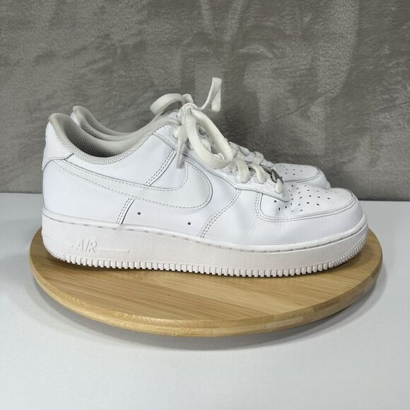 Nike Air Force 1 '07 Shoes Triple White Sneakers DD8959-100 Mens Size 9 - Picture 1 of 10